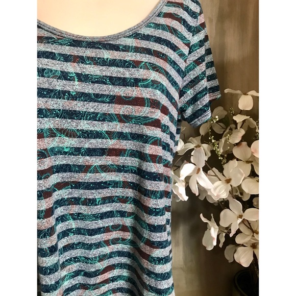 Patterned Tee - Picture 2 of 3